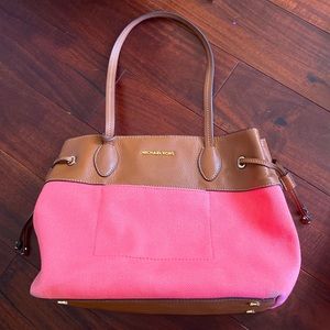 Michael Kors Purse great condition, great storage, no faults or stains